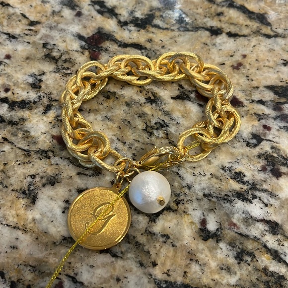 Initial “g” bracelet - Picture 1 of 3